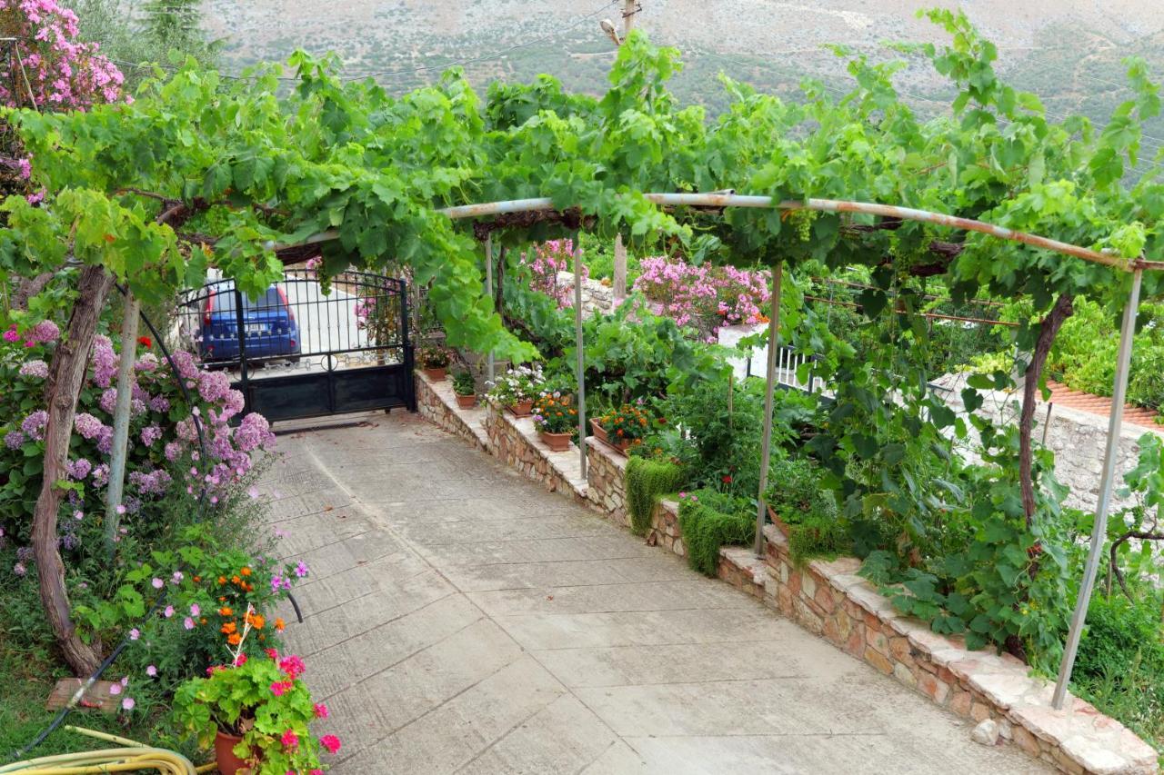 Guesthouse Panorama Nivice Sarandë Eksteriør billede